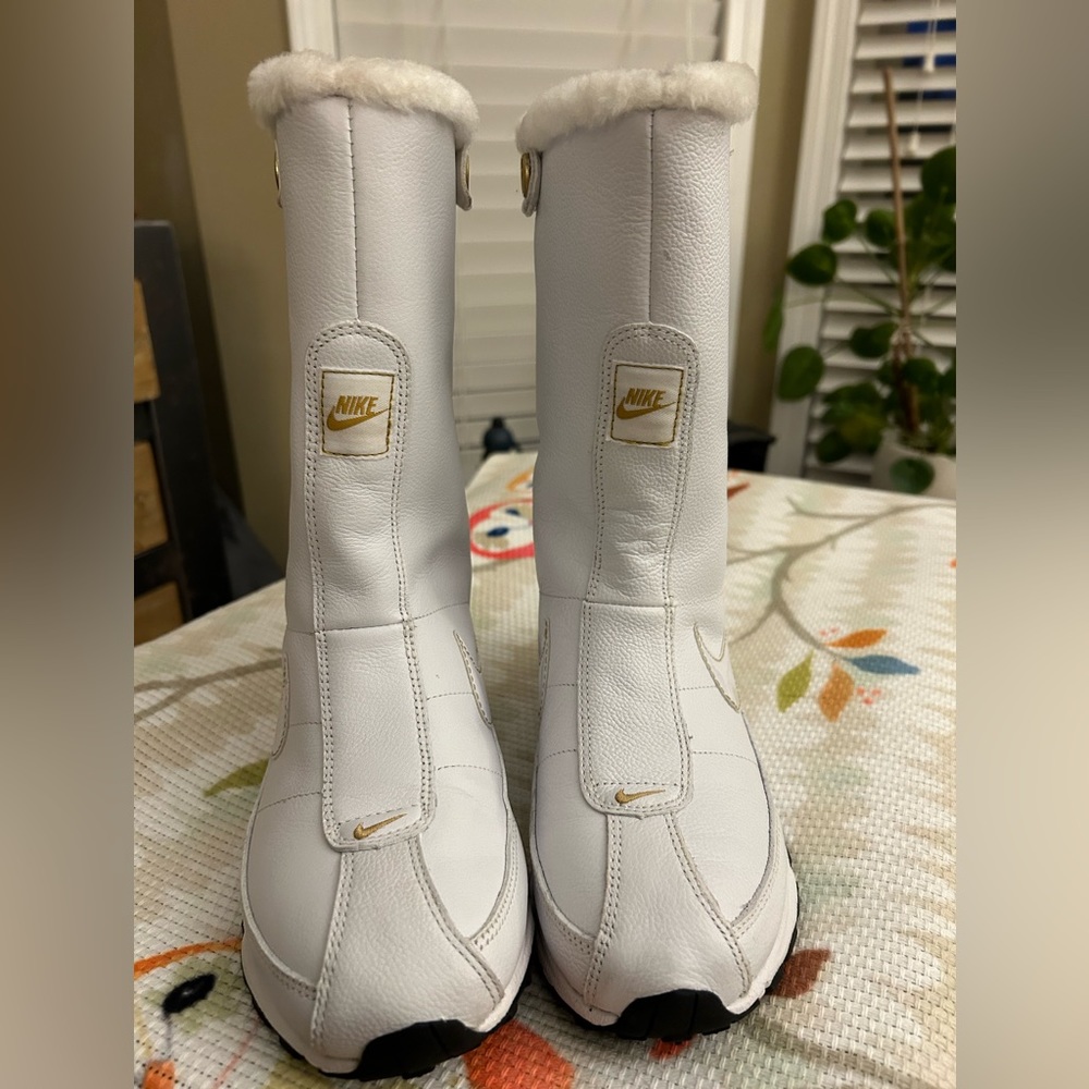 Rare New Nike Air Wafflo Boot Size 5